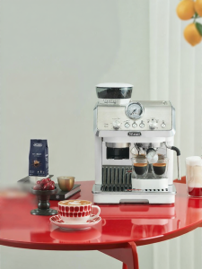 DeLonghi | Semi-Automatic Espresso Machine With Built-in Grinder