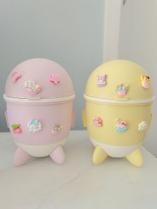 Creative Mini Desktop Garbage Can 2025 New Model Home Use Childrens Room Bedside Cute Little Paper Basket with Lid PP Material
