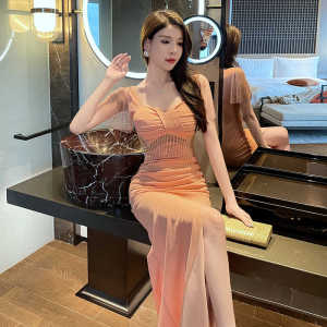 ชุดราตรีสีดำ ชุดราตรียาวคลุมเข่า ชุดราตรีเซ็กซี่ ชุดราตรีผู้หญิง ชุดราตรีผ้าไหม ชุดราตรีผ้าฝ้าย ชุดราตรีผ้าโพลีเอสเตอร์