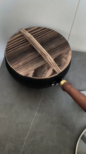 26cm Chinese Cooking Wok With Wooden Lid Stir Fry Pan with Wooden Handle & Lid Iron Large Belly Wok Nonstick Wok Pot