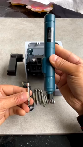 Screwdriver Electric Obeng Elektrik Multifungsi Set Kit Bit Hex Sekrup Metal 250 r/min Screwdriver Hex Alat Perbaikan Listrik Ponsel Komputer Perangkat Rumah