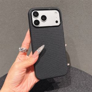 Ốp Điện Thoại iPhone Pro Max Air Bằng Vải Dệt Công Nghệ Cao Tích Hợp Nam Châm Hỗ Trợ Sạc Không Dây - Vỏ Bảo Vệ Với Thiết Kế Vân Nổi