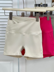 No-Underwear Feel Yoga กางเกงขาสั้น ผู้หญิง ก้นพีชเอวสูงทรงตัววียกก้น รัดรูป กีฬาฟิตเนส กางเกง ความยาวสามส่วน