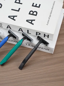 Pisau Cukur Stainless Handle Anti Slip - Alat Cukur Pria Wanita dengan Penutup Blade