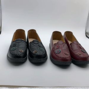 QINGSHUI Sepatu kulit kasual korea dengan bunga kecil.Sepatu Flat Slip-On Nyaman Wanita.Cocok untuk penggunaan sehari-hari penggunaan kantor berjalan.Kualitas Terjamin Beli dengan percaya diri