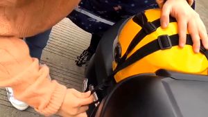 24 hours shipping General purpose motorcycle helmet luggage rope Elastic rope strap retractable 2 hook black