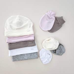 Bộ 3 nón che thóp bao tay và bao chân cho bé sơ sinh Sinnie vải cotton lụa mềm mát