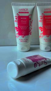 Kem dưỡng da tay HARBOR NATURAL COSMETICS Hand cream 75ml trẻ hóa giúp da tay mềm mại mịn màng và tươi trẻ của Mỹ