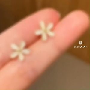 Bông tai nữ chuôi bạc 925 Eleanor Accessories hình hoa năm cánh phụ kiện trang sức khuyên tai 8178
