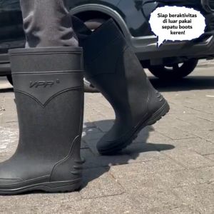 Sepatu Boot Tinggi Hitam Boots Karet Lokal Lentur Anti Air & Slip Perkebunan