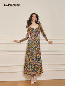 Vintage French Peach Neck Elegant Fitting Dress