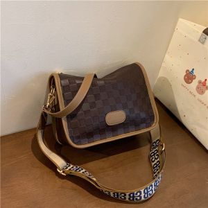 Trendy Shoulder Crossbody Bag for Women Elegant Versatile Boston Bag Suitable for Work Commuting Medium Size PU Leather