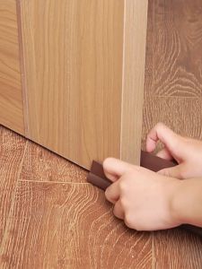 Thanh Chặn Khe Cửa Nhựa PVC Bền Bỉ