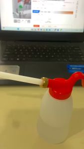 Bình Chăm Dầu 180ml Cho Máy May – Có Ống Hút Trong Vòi Dài Không Cần Lật Ngược Dễ Dùng