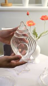 Piring Kaca Kerang Transparan: Desain Elegan & Dekorasi