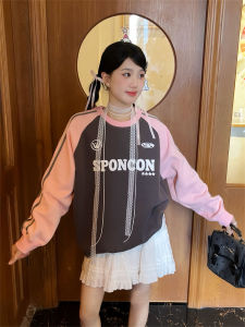 เสื้อสเวตเตอร์คอกลมแขนยาวพิมพ์ลายตัวอักษรสไตล์อเมริกันสำหรับผู้หญิง ฤดูใบไม้ร่วง/ฤดูหนาว 2025 ใหม่ แฟชั่นหวาน แขนยาว แขนยาว แขนยาว