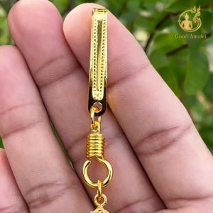 แหนบห้อยพระทองไมครอน แบบที่ 4 ไม่ลอก ไม่ดำ งานสวย สีทน คุณภาพดี ติดเสื้อแน่น พกติดตัวได้ตลอด