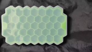 BLIVO 37 Grids Ice Tray Honeycomb Shape Ice Cube Maker Silicone Ice Cube Molder With Cover Lid Ice cube tray