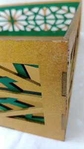 box hadiah natal warna hijau emas
