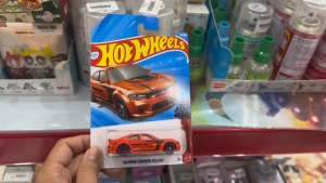 Mô Hình Xe Hot Wheels 20 Dodge Charger Hellcat Tỷ Lệ 1:64 Chính Hãng Mattel