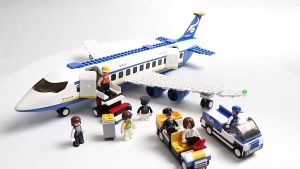 Sluban Brick Pesawat Terbang Penumpang / Airplane Mobil Ambulance Medical