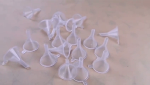 Corong Mini Multifungsi untuk Botol Parfum/Minyak - Warna Transparan