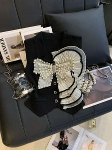 Fashionable Pearl Butterfly Sleeveless Top Womens Lace Trimmed Versatile Summer Shirt Commute Style Short Length Single Button