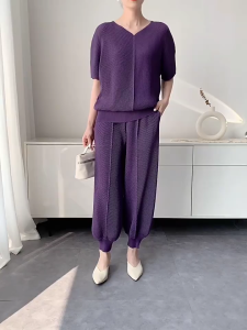 KESHANGYI Miyake pleated new summer womens short sleeved V-neck top casual versatile ankle pants two-piece set