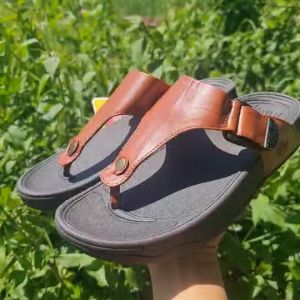 Fitflop ผู้ชาย Size 40---44 รองเท้าเพื่อสุขภาพผู้ชาย พื้นนุ่ม สายสลิง ใส่ทนทาน ไม่ขาดง่าย ใส่สวยใส่สบายมาก รับรองสินค้าตรงปก สินค้ามีในไทยจัดส่งไว 1-3 วันได้รับของ