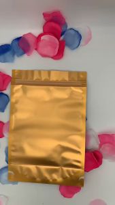 (50 ซอง) ถุงซิปล็อค ถุงฟอยด์ หน้าขุ่น หลังด้านในสีทอง หลังด้านนอกสีเงิน (50 ใบ) kk kk99