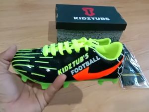 Sepatu Bola Anak Laki Laki Usia 2 - 5 Tahun PAUD TK SD SMP 1 2 3 4 5 6 7 8 9 0 Tahun-KIDZTUBS1952111423 - Sepatu Bola Anak Laki Laki Perempuan Cowok Cewek Tanggung Kecil Umur PAUD TK SD SMP - Gratis Kaos Kaki (OPTIMIZED)