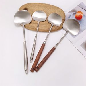 Thickened 18/10 Stainless Steel Mushroom Shaped Wok Spatula with Wood Handle Heat Resistant Kitchen Cooking Utensil Spoon