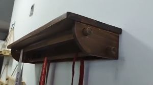 Kệ treo huy chương kệ treo tườngđể cúp lưu niệm treo đươc 60 huy chương.