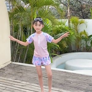 Bộ đồ bơi bé gái học sinh áo thun ngắn tay quần 2 lớp thời trang đi biển