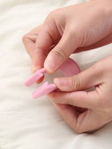 Non-Slip Quilt Holder Clips Bedding Cover Fastener No Needle Multi-Function Safety Anti-Loss Plastic Quilt Corner Clip