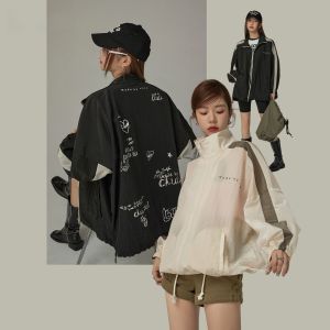 เสื้อแจ็คเก็ตผู้หญิง CHUU ฤดูร้อนปี 2023 ทรงหลวมยาวปานกลาง ทรงหลวม แขนยาว ปกโปโล ผ้าไนลอน 100% สำหรับผู้หญิงวัย 18-24 ปี