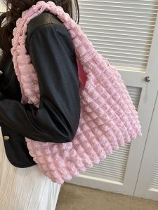 Meria Fashion Trendy Polyester One-Shoulder Tote Bag Soft Texture Quilted Pattern Exposure Closing Daily Matching Shopping Bag Shape