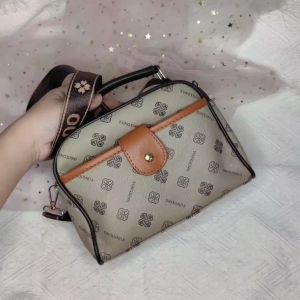 TRENDY NEW FASHION WOMEN SLING BAG MULTI ZIP POCKET PU LEATHER HANDBAG FEMALE CROSSBODY & SHOULDER BAG BEG SILAMNG WANITA PEREMPUAN BAG READY STOCK IN MALAYSIA.