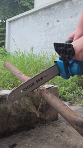 MAKITA เลื่อย เลื่อยโซ่ 11.5 นิ้ว เลื่อยไร้สาย 389V แบตให้ 2 ก้อน สำหรับตัดแต่งกิ่งไม้และต้นไม้ (AAA)💯🏆📌 (NN)