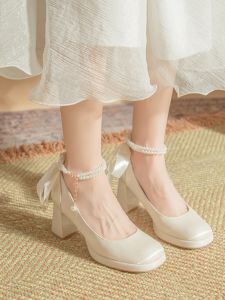 Mary Jane รองเท้าส้นสูง 7 ซม.ส้นหนาแพลตฟอร์มกันน้ําใหม่ 2024 เรียบหรู รองเท้าแต่งงานสําหรับผู้หญิงสั้นคู่กับกระโปรง