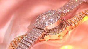 Ms Authentic New Automatic Watch Fashion With Drilling All Over The Sky Star Ms. Waterproof Non Mechanical Watch