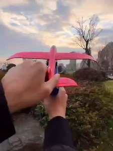 Childrens foam light-emitting aircraft transmitter/ejection aircraft toys/outdoor ejection toys/birthday gift