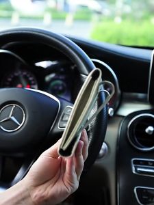 Tempat Tissue Kotak Tissue/Masker Carbon Mobil Gantung Magnetik Klip Dengan Logo Honda Toyota Suzuki Mitsubishi Nissan
