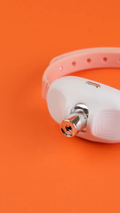 Kalung laser untuk kucing mainan kucing infrared cerdas menghibur diri menghabiskan energi produk untuk kucing yang membebaskan