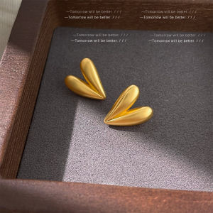 Matte Heart Shaped Earrings for Women Vintage Minimalist Design Luxury Sensation Elegant Ear Jewelry Festive Creative Gifts