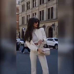 Qiqi Cropped Varsity Jacket With Side Pockets For Women Simple European Style Short Jacket L4059