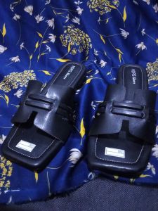 Sandal teplek wanita kekinian