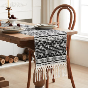 4/6/8/10 seaters Bohemian Geometry Table Runner Coffee Table With Contrasting Patterns Color Woven Table Flag Black And White Wave Fringe Woven Tablecloth