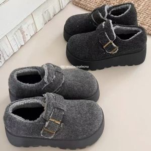 รองเท้าแตะแบบสวมหัวส้นหนาพื้นยางสไตล์ย้อนยุคสำหรับผู้หญิงในฤดูหนาว รองเท้าบู๊ทแบบสวมสบายและทนทาน