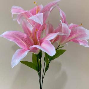 Bunga lily buket palsu artificial hias imitasi artificial dekorasi wisuda pernikahan panggung lamaran hantaran seserahan